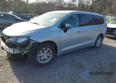 2023 Chrysler Voyager Lx из США, поврежденный, VIN 2C4RC1CG8PR613612